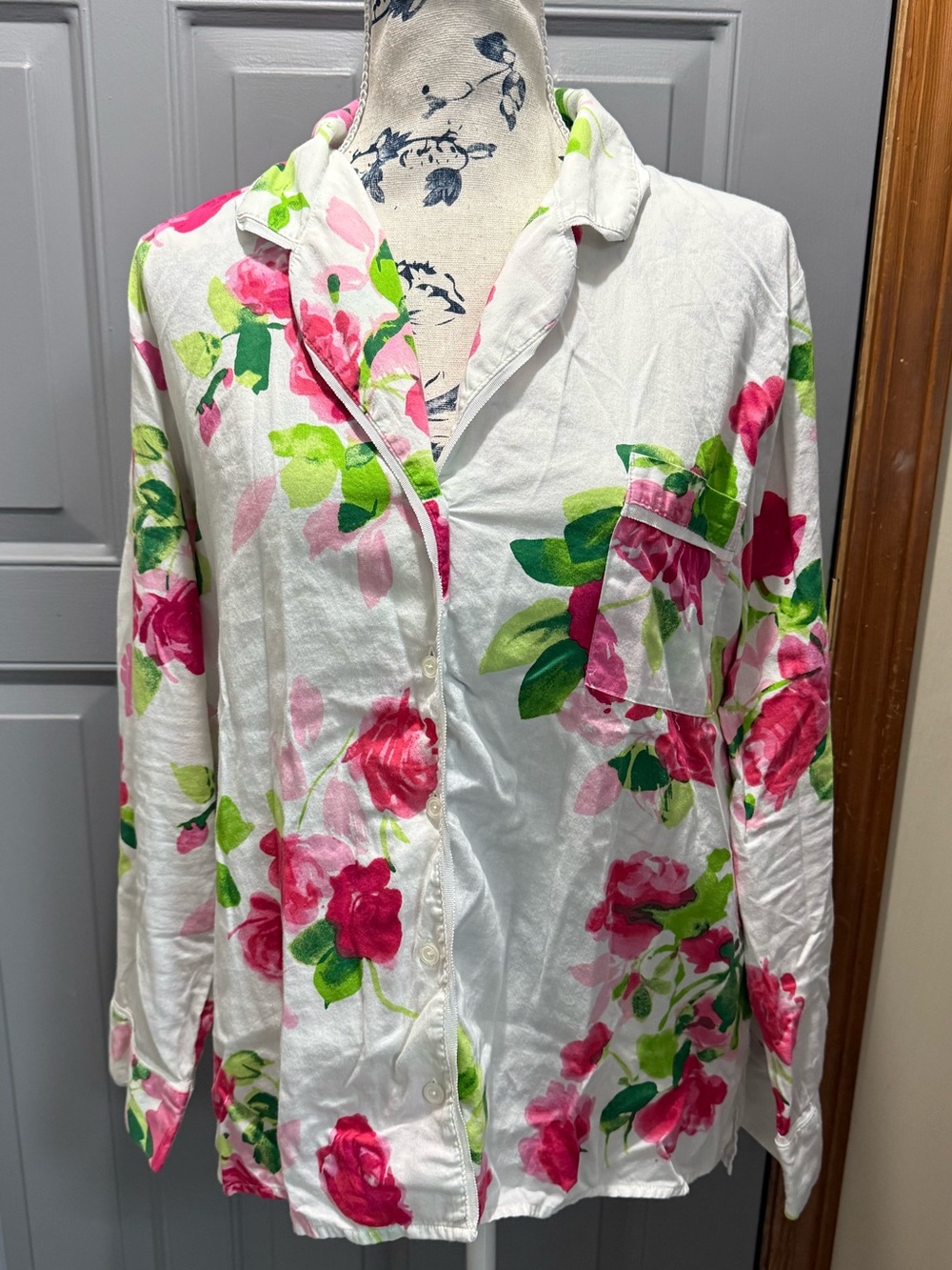 kate spade White Floral Button-Up Top with Pink and Green Roses XL